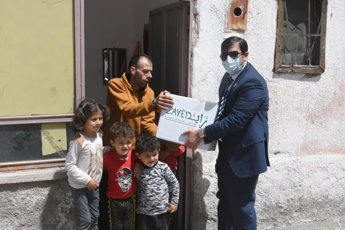 Ankara ve Şanlıurfa\'da yaşayan sığınmacılara erzak ve giyecek yardımı