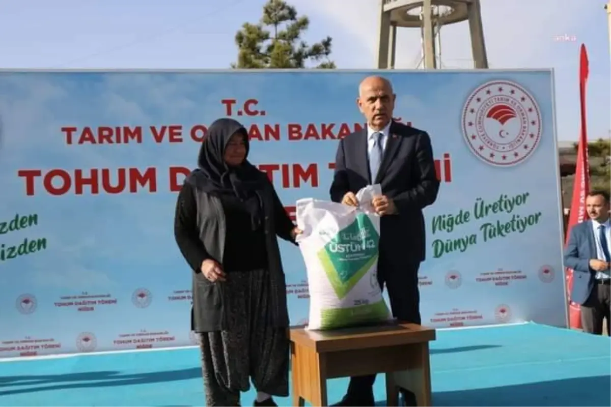 Bakan Kirişci Niğde\'de Çiftçilere 25 Ton Kuru Fasulye Tohumu Dağıttı