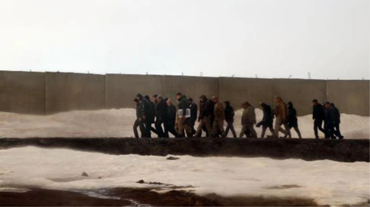 İçişleri Bakanı Soylu, Van-İran sınır hattına örülecek 295 kilometrelik duvarın 2023\'te bitirileceğini açıkladı