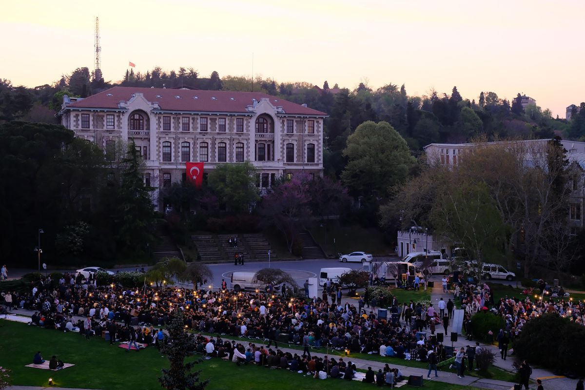 Boğaziçi Üniversitesinde 3 yıl sonra iftar programı düzenlendi