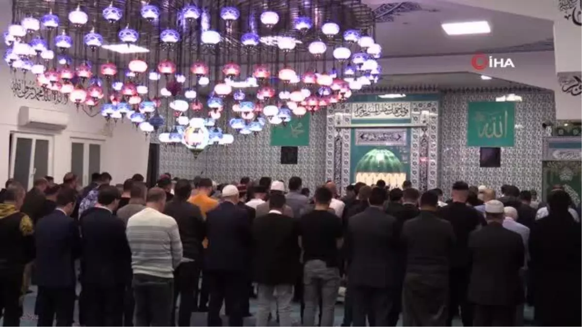 Diyanet İşleri Başkanı Erbaş, Brüksel\'de teravih namazı kıldırdı