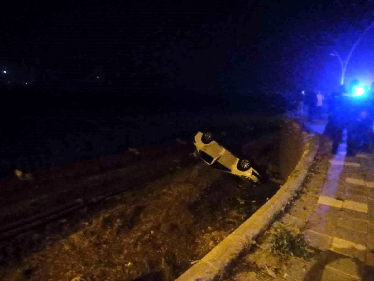 Diyarbakır\'da taziye dönüşü kaza: 1 ölü, 4 yaralı