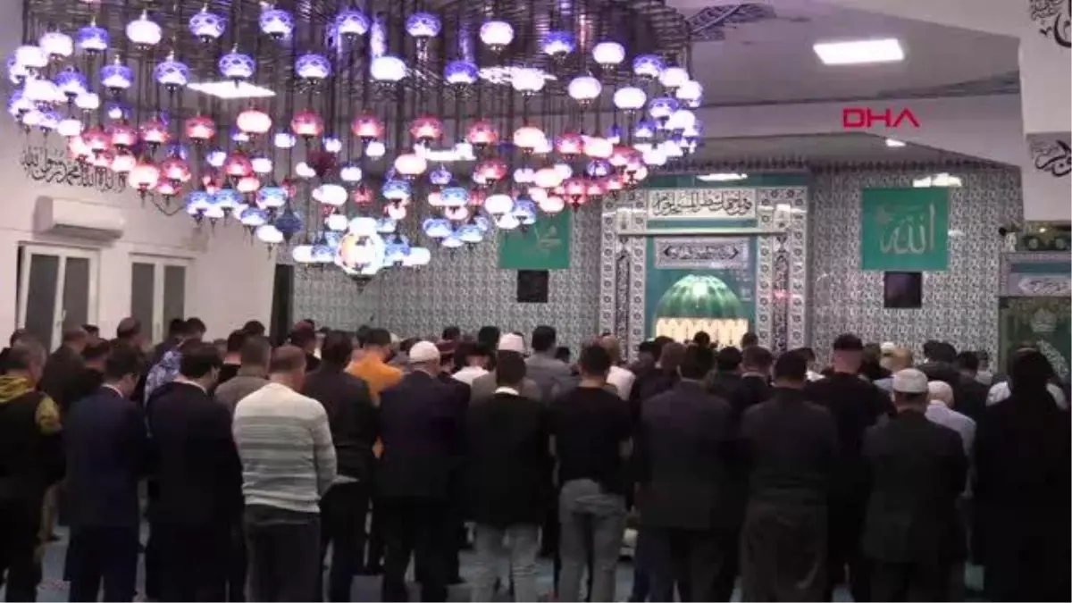 Erbaş, Belçika\'da Vilvorde Rahman Camii\'nde teravih namazı kıldırdı