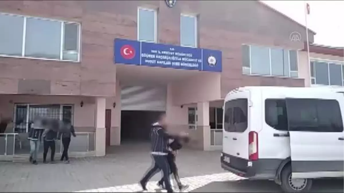 Göçmen kaçakçılığı yaptıkları gerekçesiyle 4 şüpheli tutuklandı