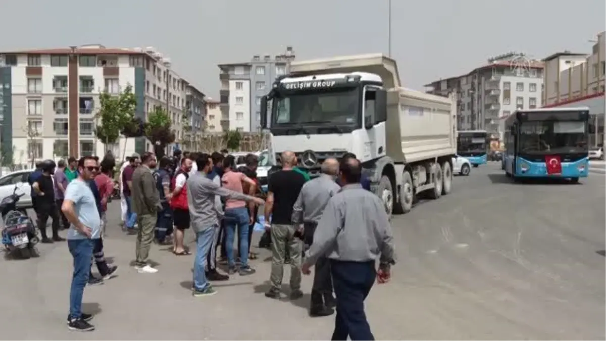 Son dakika haberleri: Kamyonun altında kalan motosikletin sürücüsü hayatını kaybetti