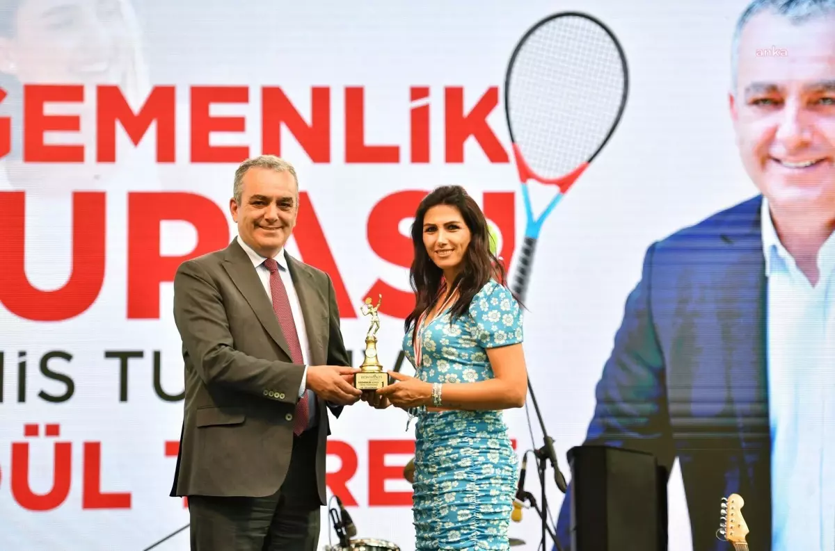 Konyaaltı Belediyesi\'nin Egemenlik Kupası Tenis Turnuvası\'nda Kadın Tenisçi Rakip Tanımadı