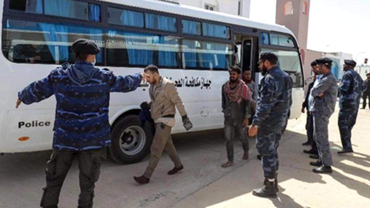 Libya\'nın Başkenti Trablus\'ta Tutuklanan Yasadışı Göçmenler