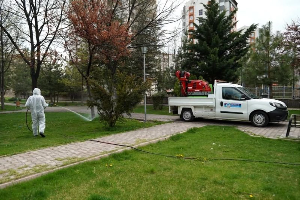 Melikgazi Belediyesi ilaçlama çalışmalarını sürdürüyor