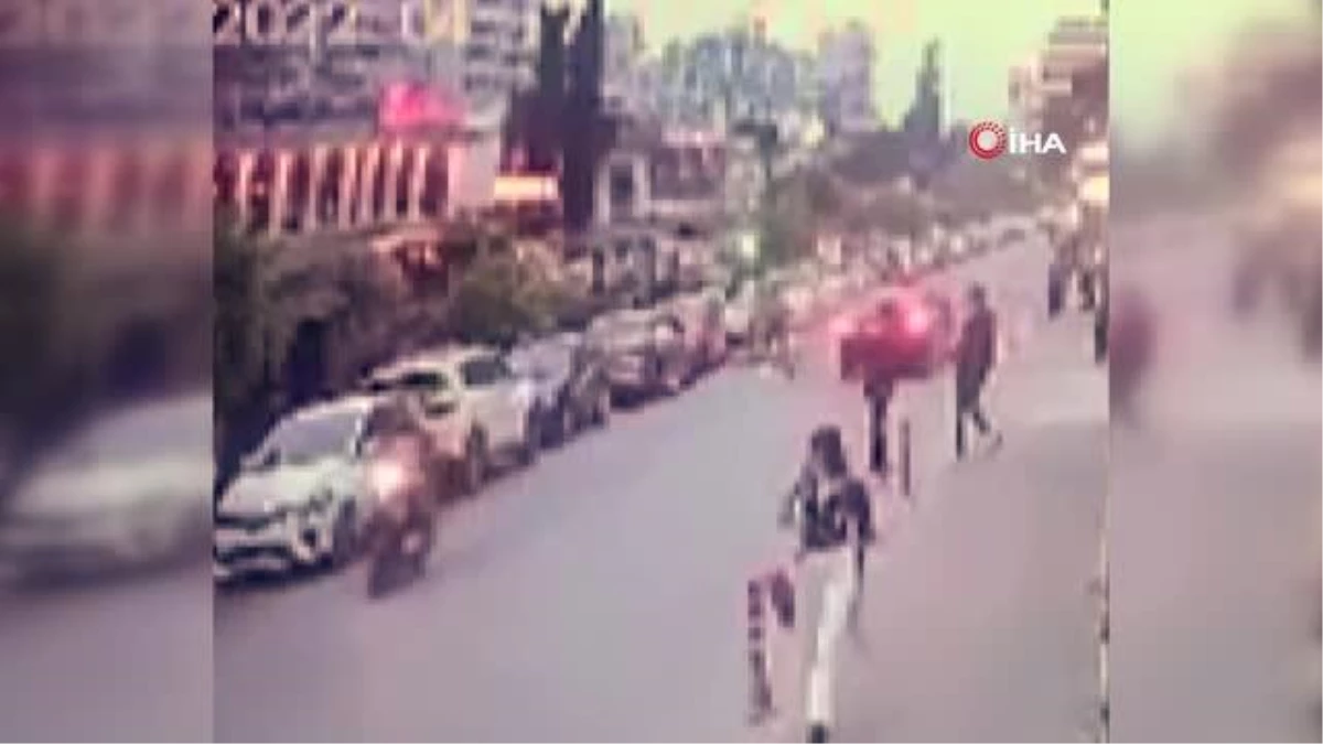 Son dakika haber | Motosiklet ile otomobilin çarpıştığı kaza kamerada