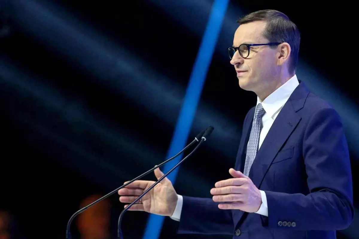 Polonya Başbakanı Morawiecki: "Ukrayna\'ya tank teslimi tamamlandı"