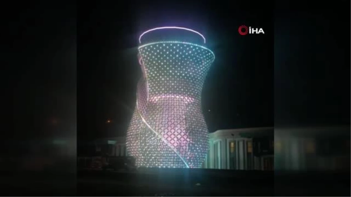 Rize-Artvin Havalimanı\'nda ışıklandırılan çay bardağı şeklindeki kule görsel şölen sunuyor