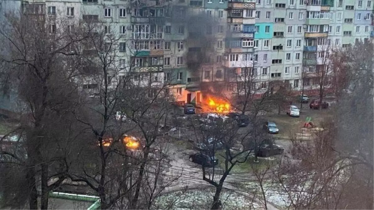 Rusya tahliyeye izin verdi! Mariupol\'de sıkışan siviller için insani koridor!