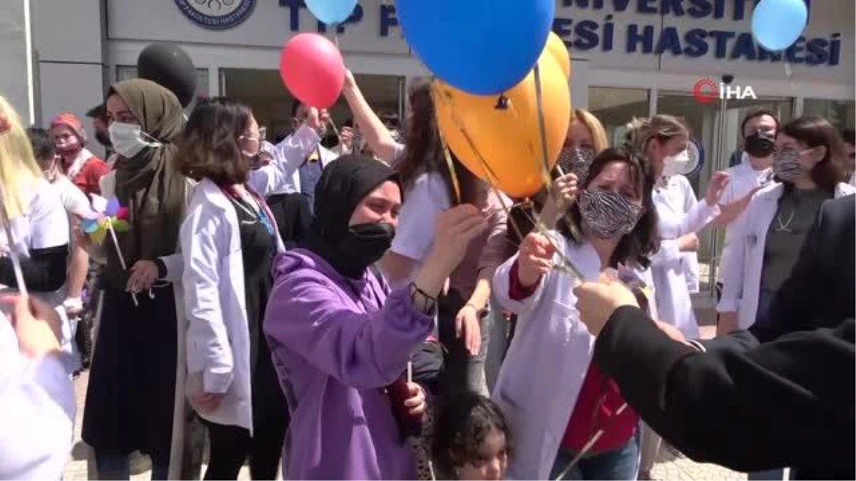 Uludağ Üniversitesi\'nde balonlar hasta çocuklar için gökyüzüyle buluştu