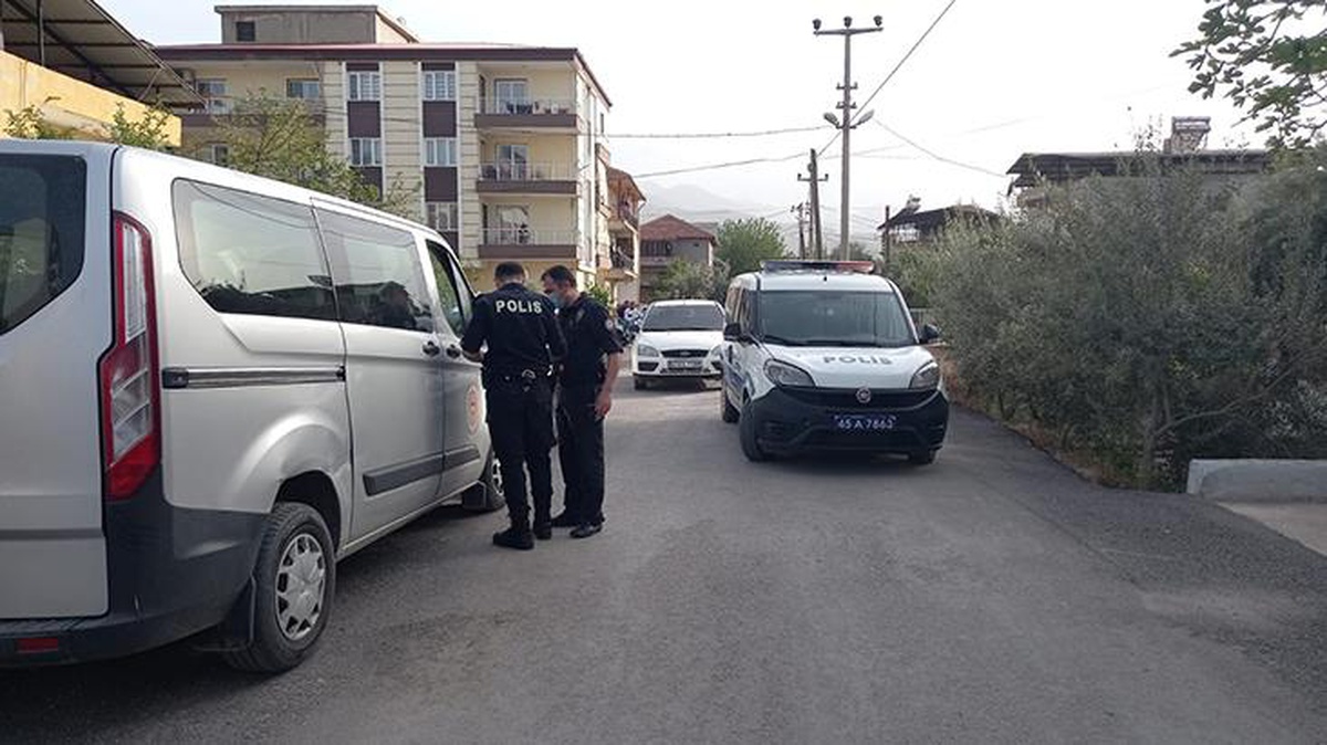Manisa\'da 22 yaşındaki genç otel odasında ölü bulundu