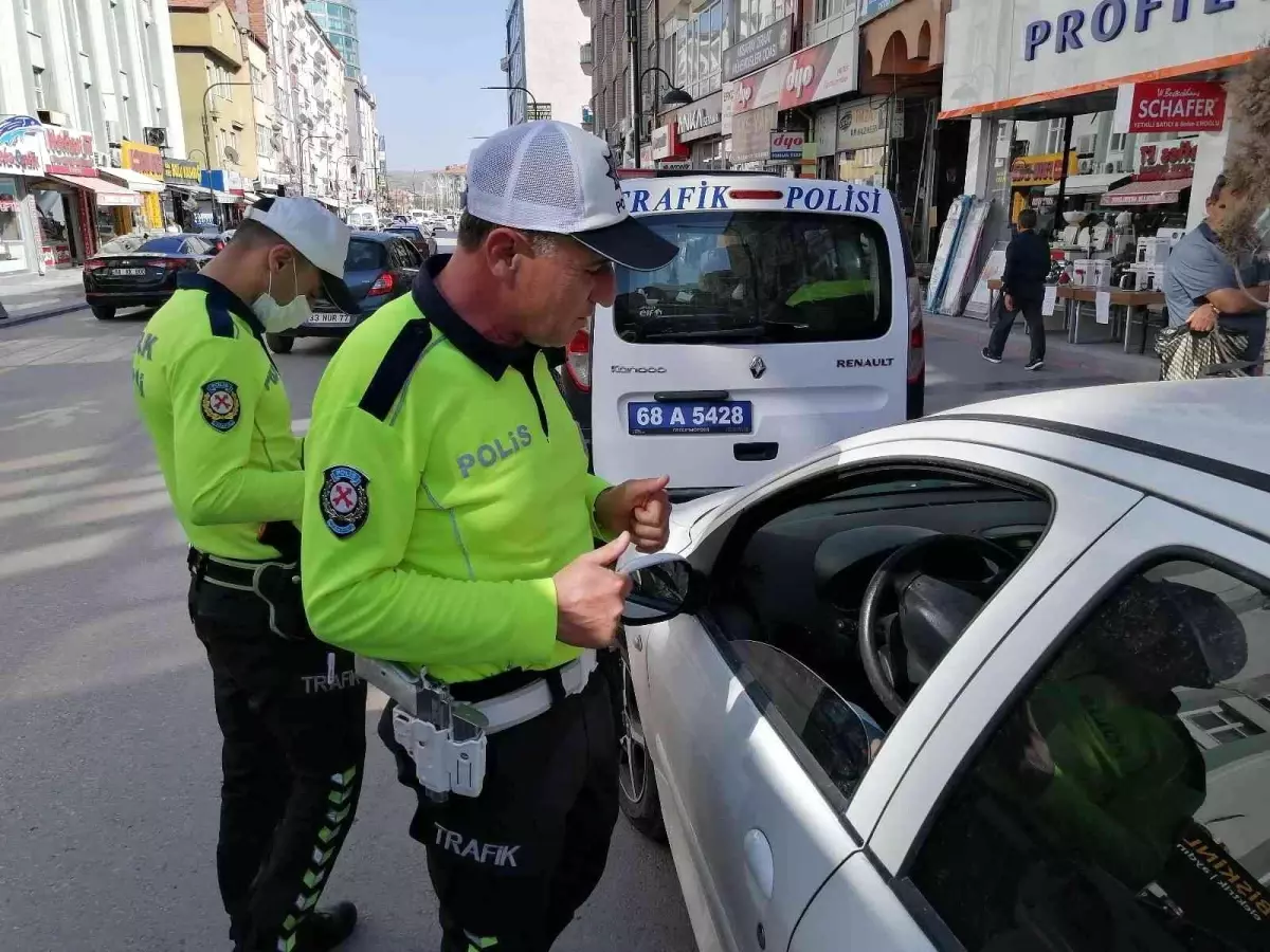 Aksaray\'da bayram trafiği yoğunluğu denetim altında