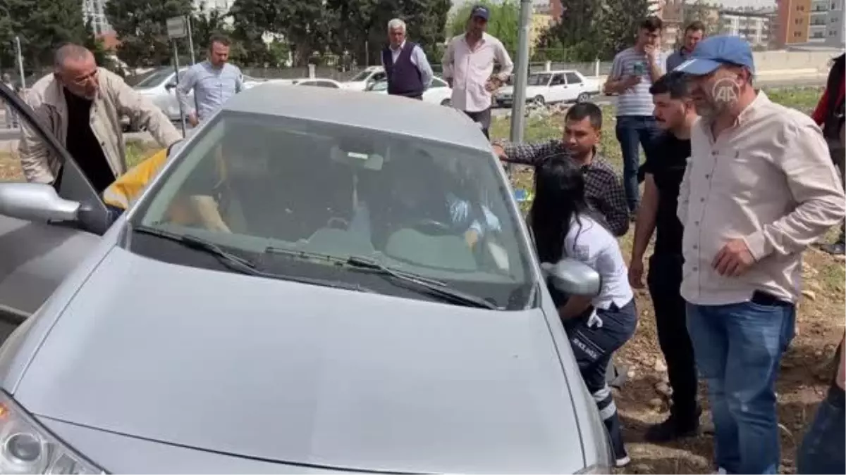 Son dakika... Ambulansla otomobilin çarpıştığı kazada 2 kişi yaralandı