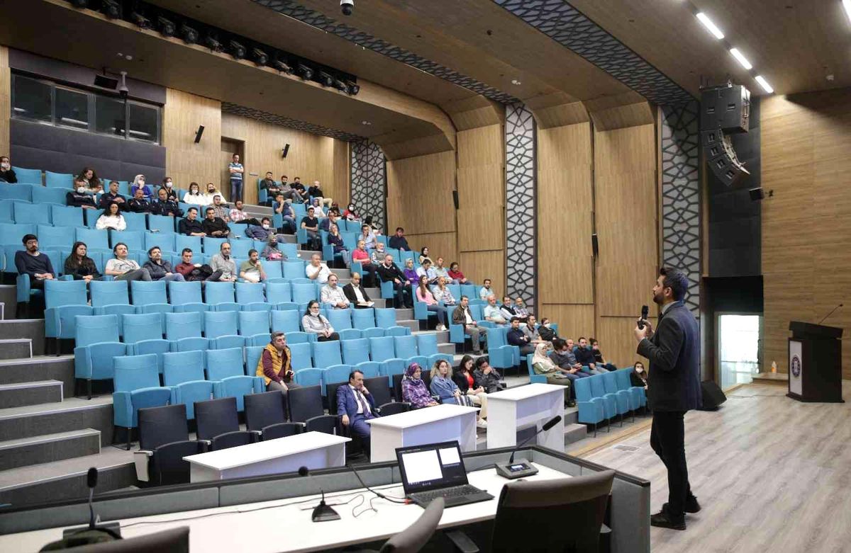 Belediye personeline \'Kişisel verilerin korunması kanunu\' eğitimi