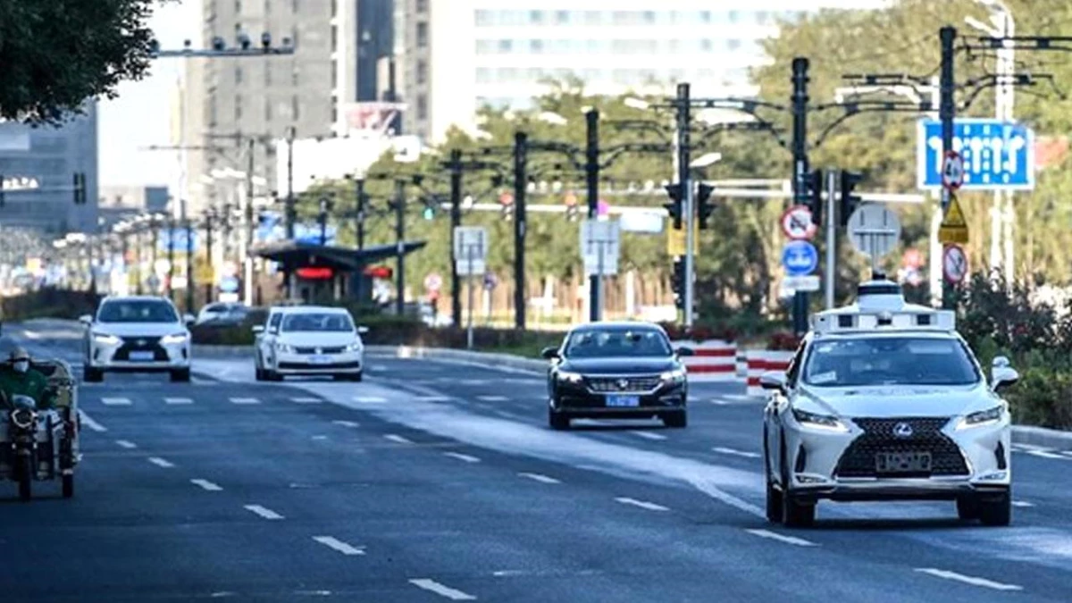 Çin\'de Sürücüsüz Araç Üreten Şirkete Taksi Lisansı Verildi