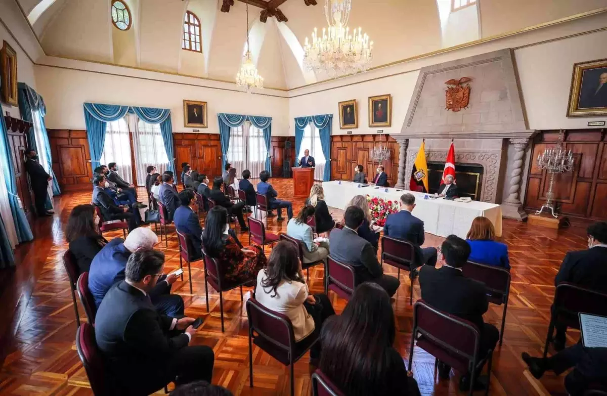 Dışişleri Bakanı Çavuşoğlu, Ekvador Dışişleri Bakanlığı Diplomasi Akademisine hitap etti