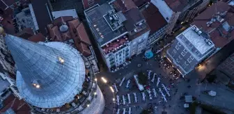 Galata Kulesi çevresindeki iftar sofrası, esnaf ve turistleri buluşturdu