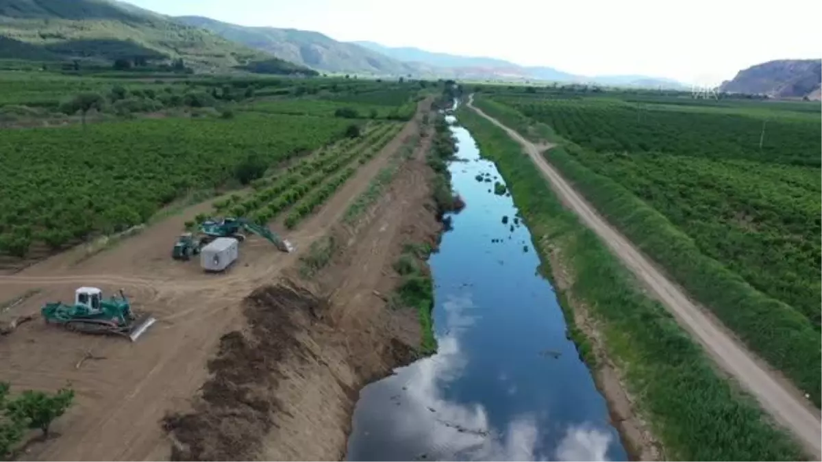 Küçük Menderes Nehri\'ni kirlilik ve taşkından kurtaracak çalışmalarda sona gelindi