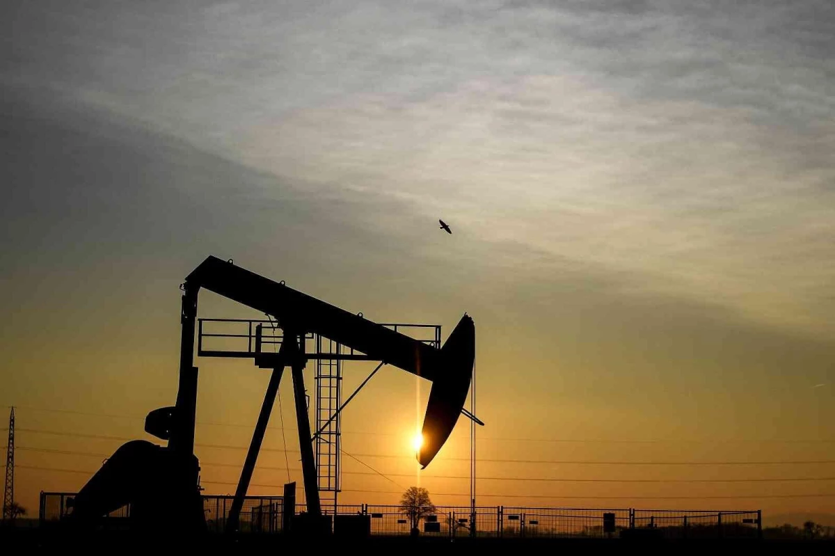 Libya\'da petrol üretimi Hafter\'in kontrolündeki bazı tesislerin kapatılmasıyla ciddi şekilde düştü
