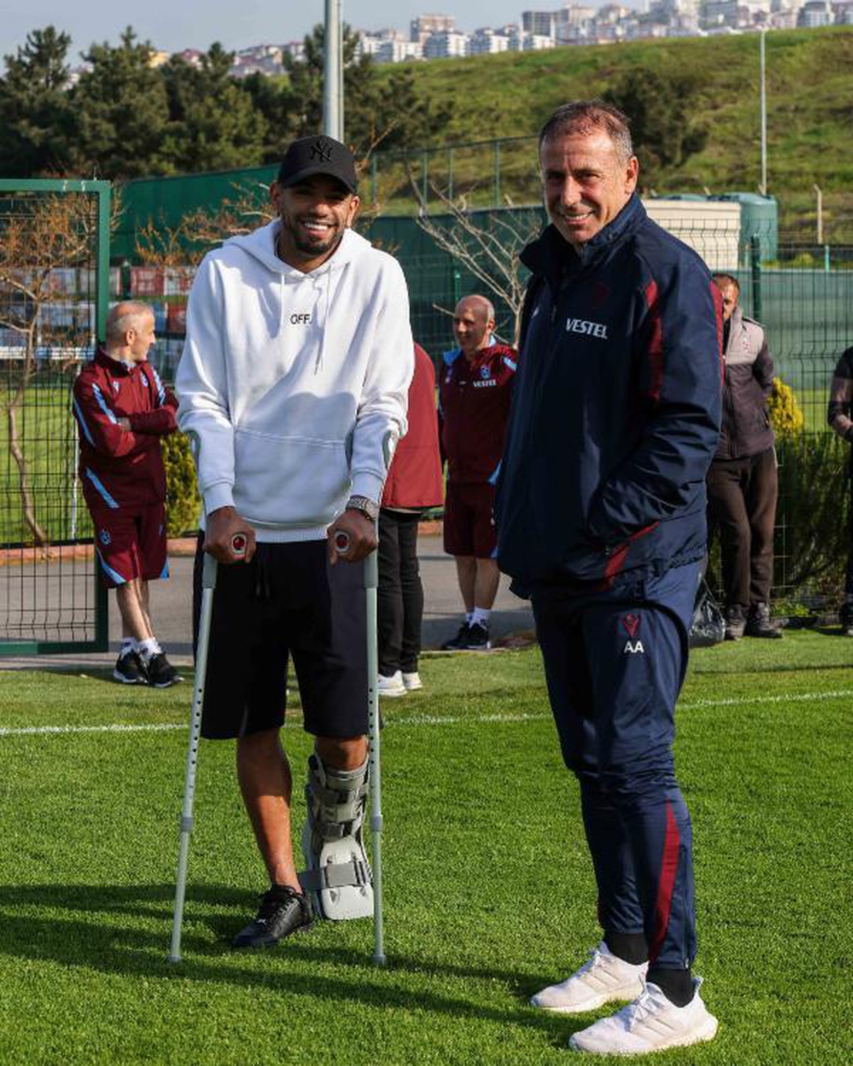 Trabzonspor\'da sakatlanan Peres idmanı izledi