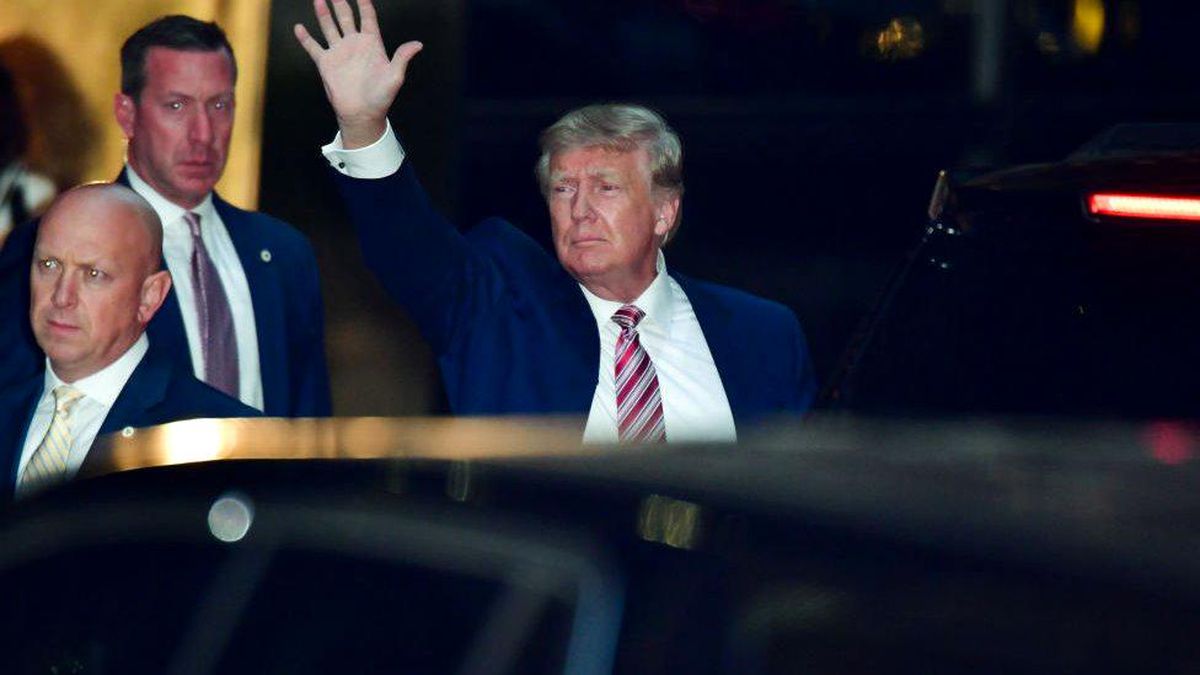 Trump\'a yargılandığı davada mahkemeye itaatsizlikten ceza verildi