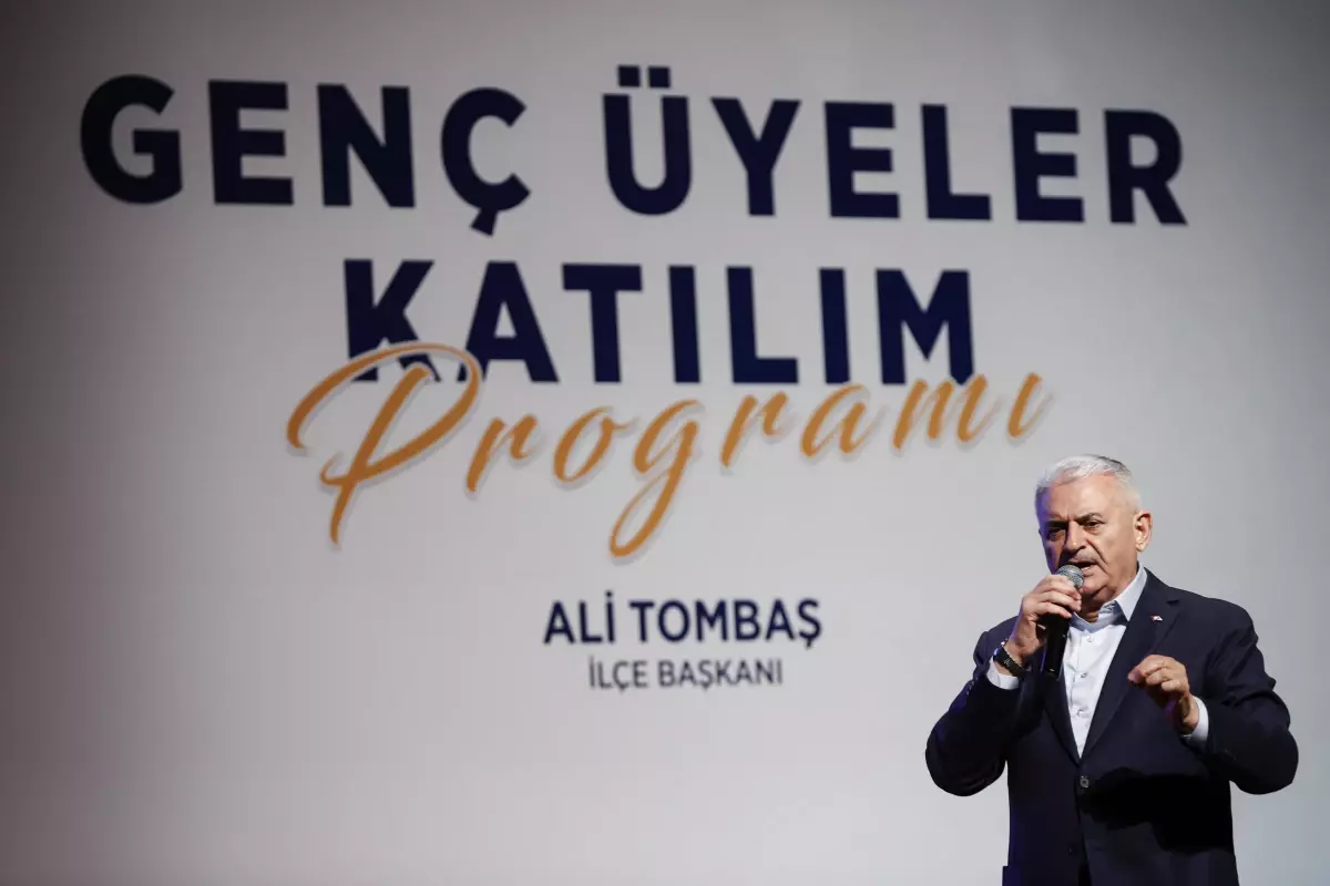 AK Parti Genel Başkanvekili Yıldırım, "Genç Üyeler Katılım Töreni"ne katıldı (2)