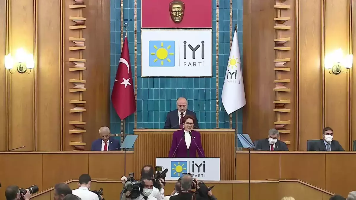 Akşener\'den \'Gezi Davası\' Tepkisi: "Kahrolsun İstibdat, Kahrolsun Zulüm. Yaşasın Hürriyet, Adalet, Müsavat ve Meşveret"