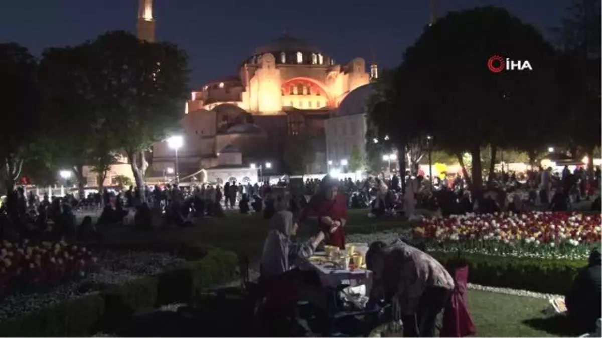 Ayasofya- Kebir Camii Şerifi, Kadir Gecesi\'nde dolup taştı