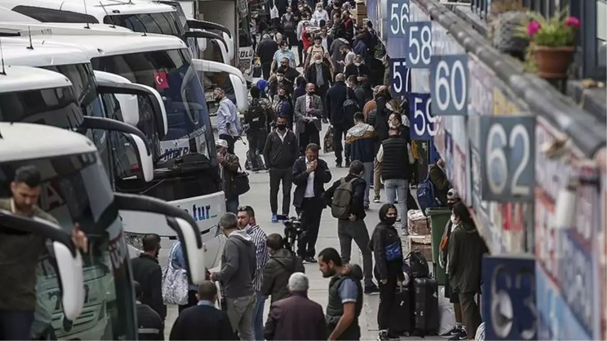 Otogarlarda bayram yoğunluğu! Tüm biletler tükendi