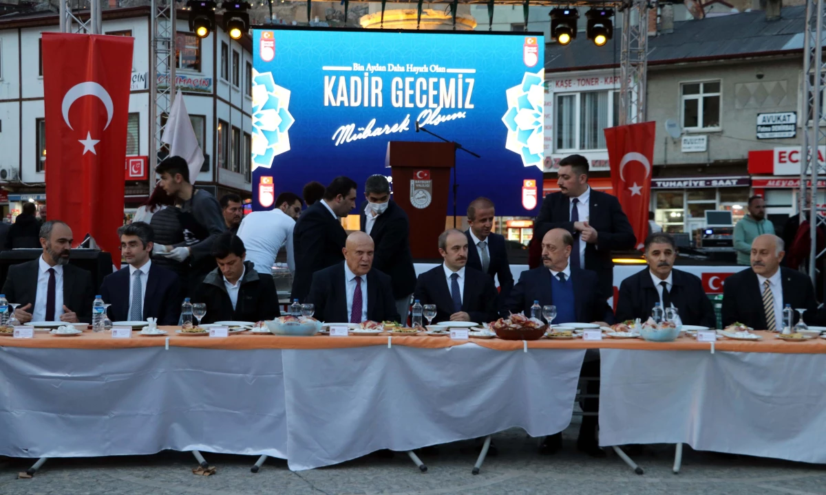 Çalışma ve Sosyal Güvenlik Bakanı Bilgin, Bayburt\'ta vatandaşlarla iftar yaptı Açıklaması