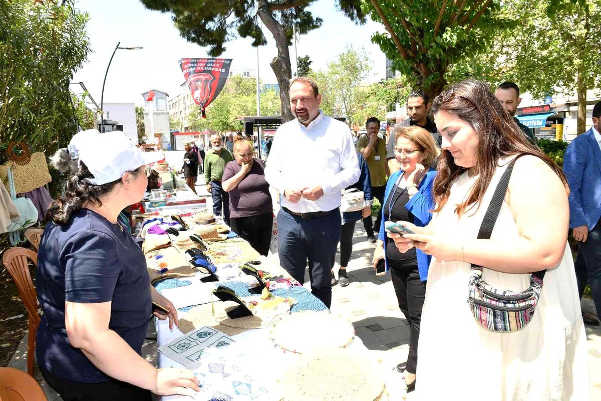 Çiğli\'de "Üretici Kadın Pazarı" Açıldı