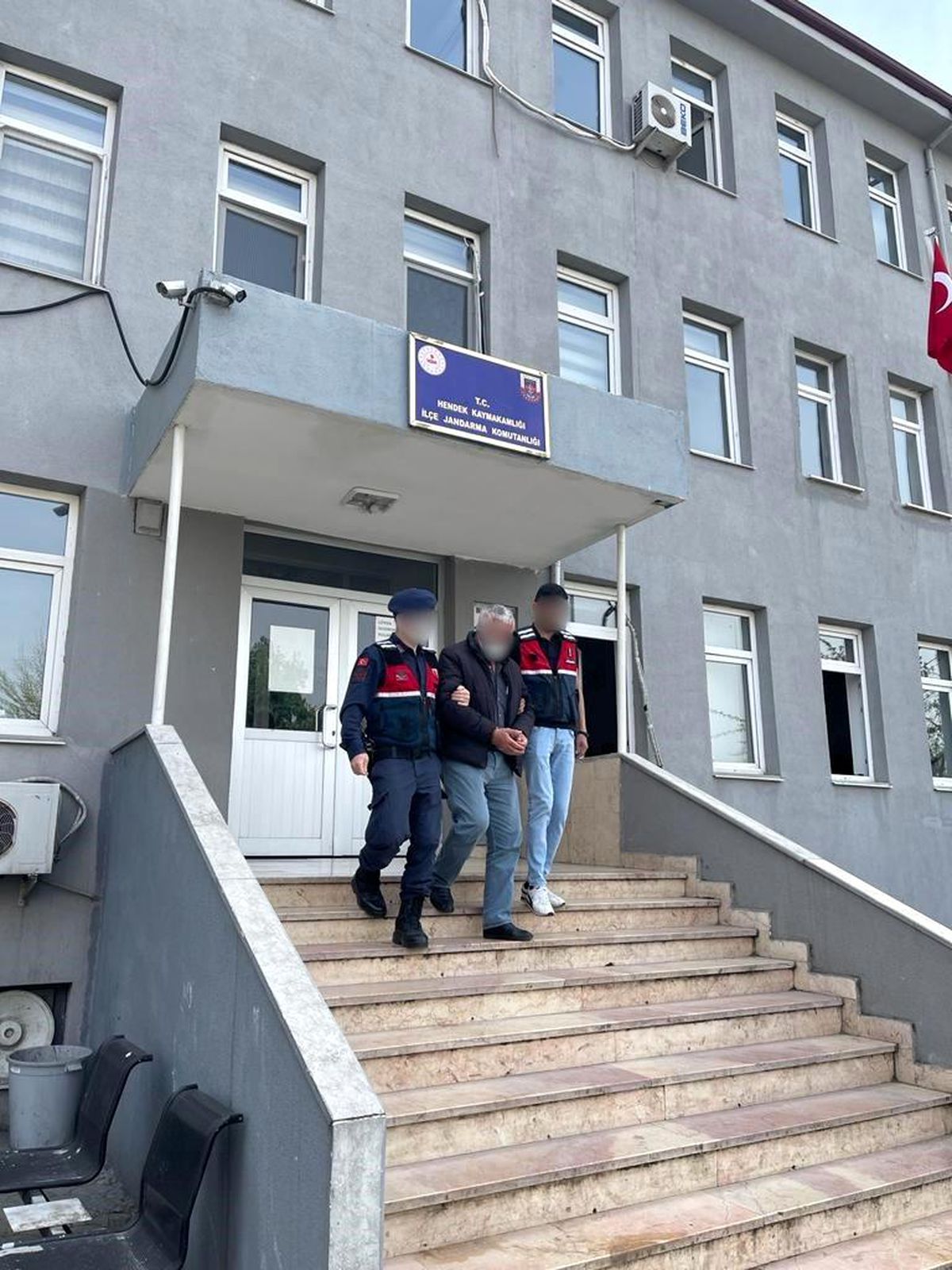 Çocuğa cinsel istismar suçundan aranıyordu jandarma ekiplerince yakalandı