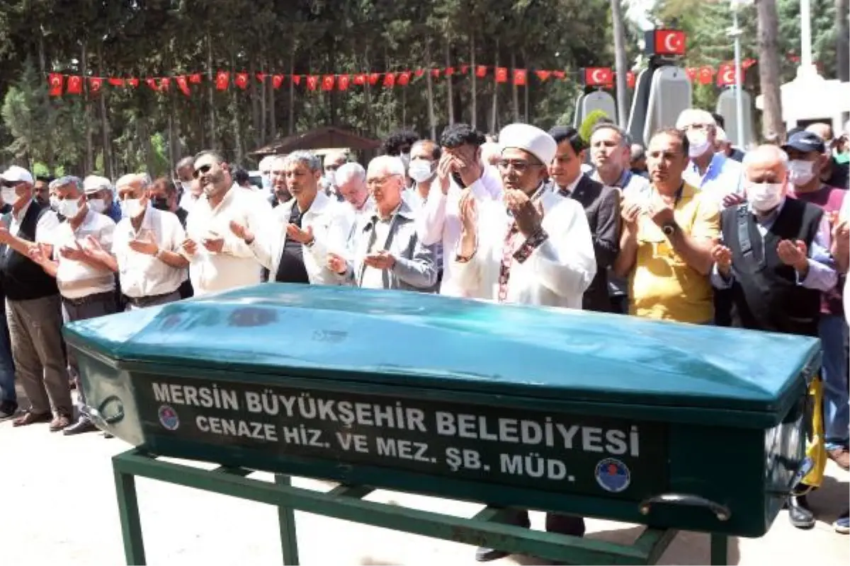 DÜŞEN UÇAKTA HAYATINI KAYBEDEN ÖĞRENCİ PİLOT, MERSİN\'DE TOPRAĞA VERİLDİ