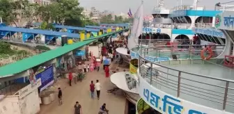 Feribot limanında ramazan bayramı yoğunluğu