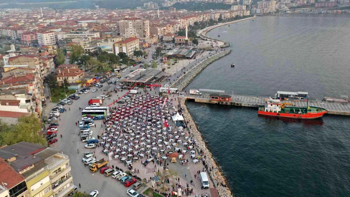 Gemlik\'te denize nazır iftar