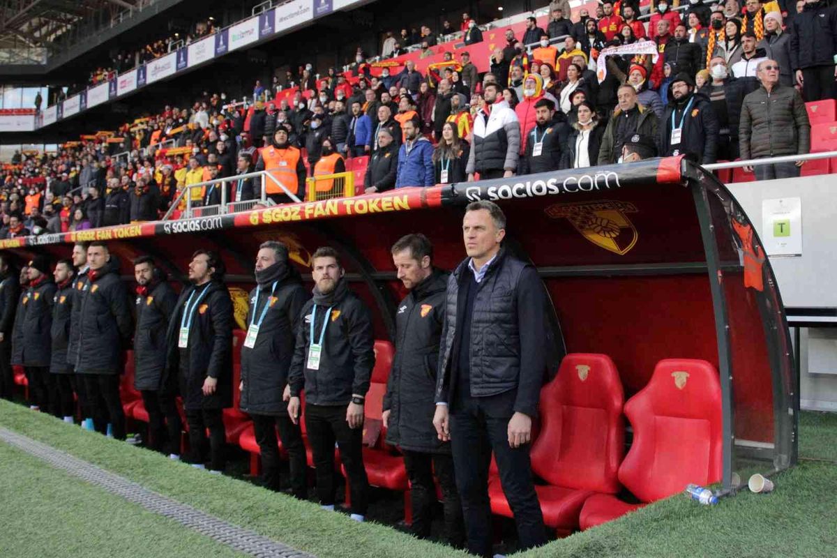 Göztepe\'de Tomas ve Soner ile yollar ayrıldı