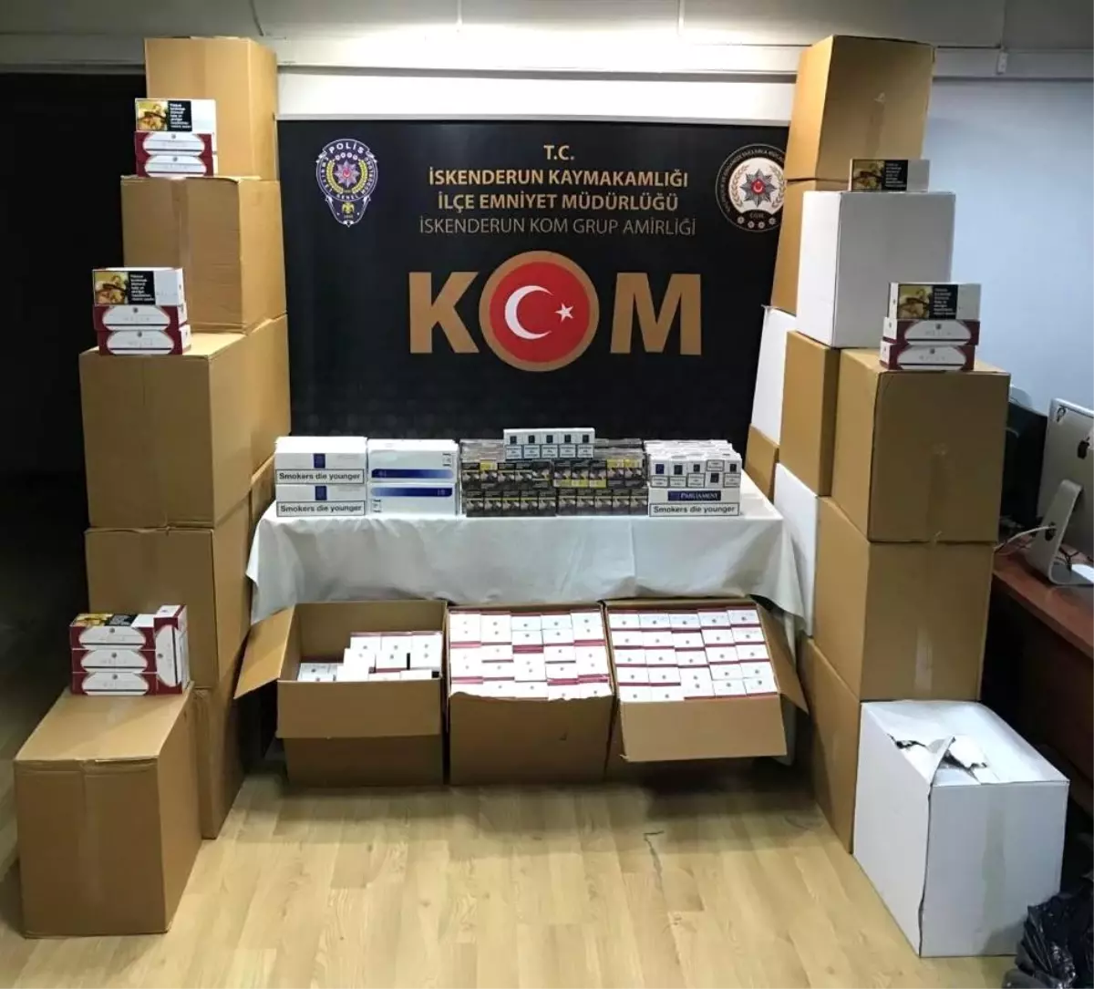 Hatay\'da kaçak makaron ve sigara operasyonu