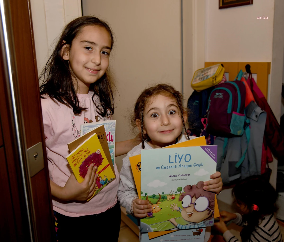 Kadıköy Belediyesi\'nden 6000 Çocuğa Hediye Kitap