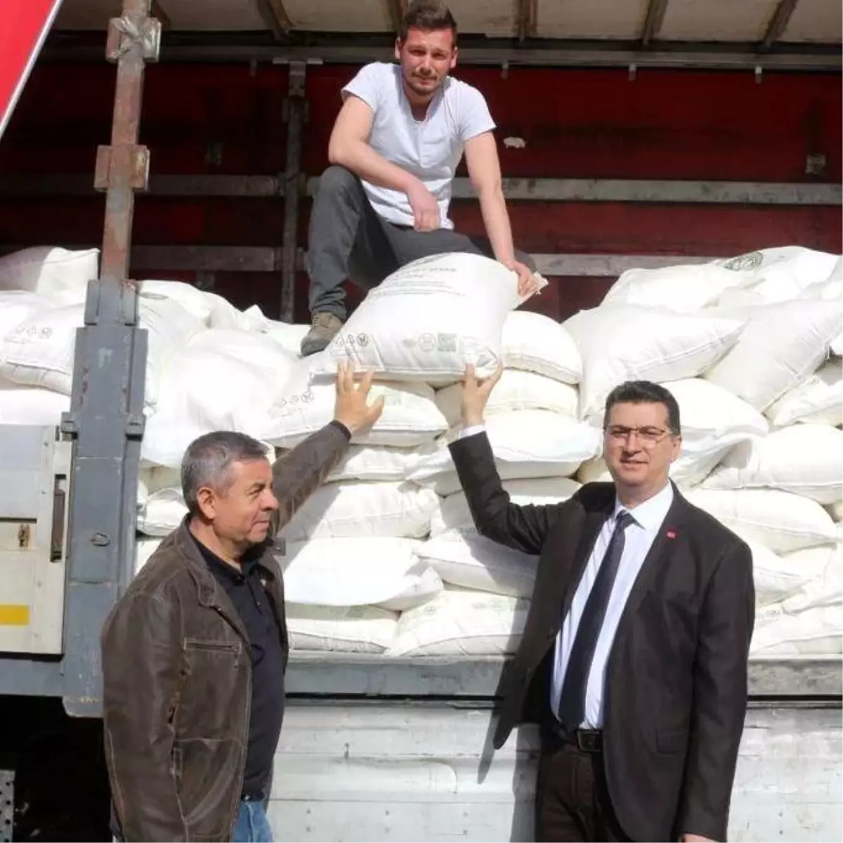 Kırklareli\'nde 302 arıcıya 108 ton şeker dağıtıldı