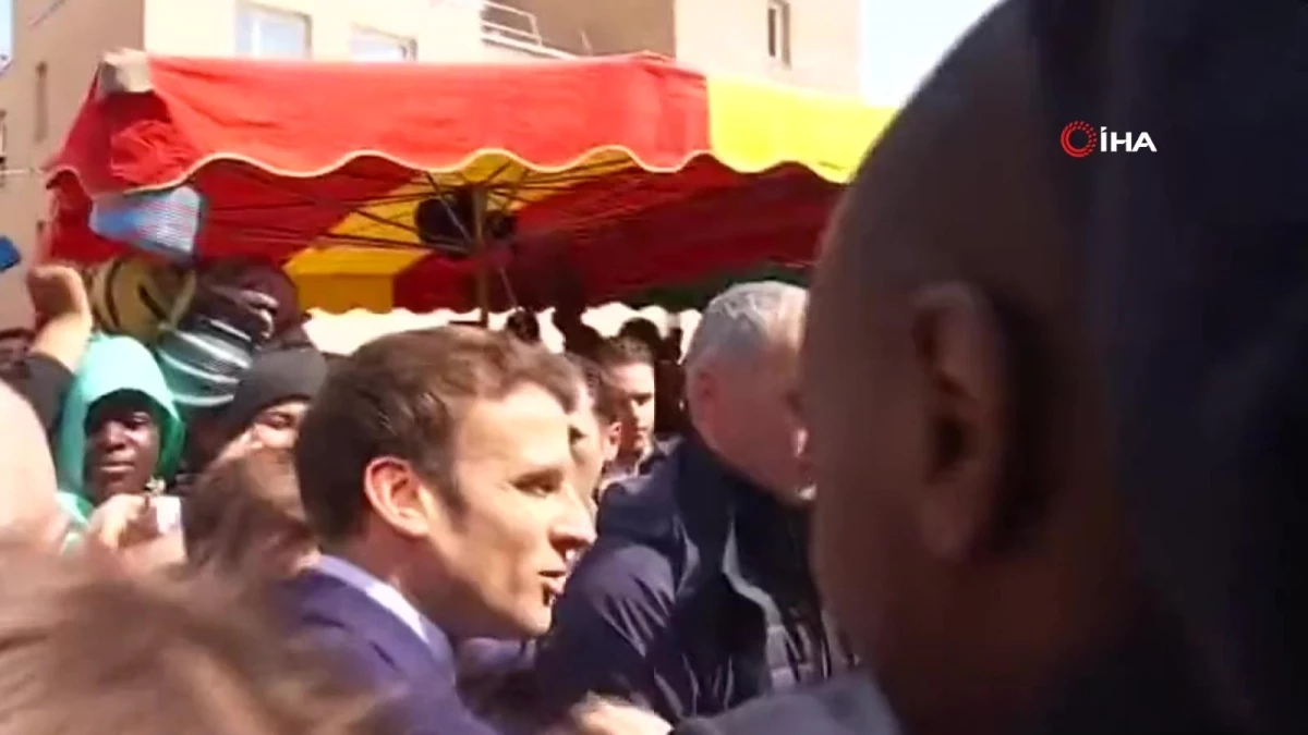 Macron\'a domatesli saldırı