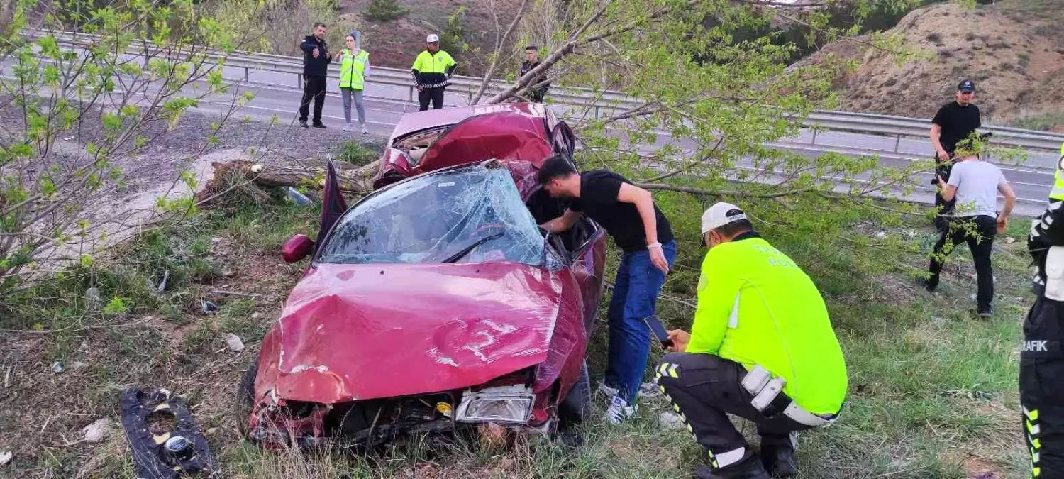 Otomobil yoldan çıktı: 1 ölü 3 yaralı