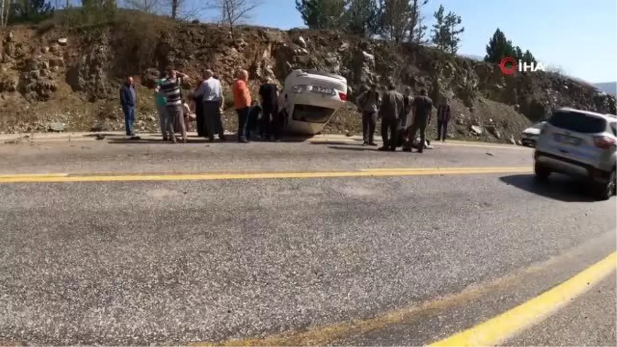 Son dakika haberi... Takla atan araçta dehşeti yaşadılar... Yaralılar yollara savruldu, annenin ilk sorusu evladı oldu