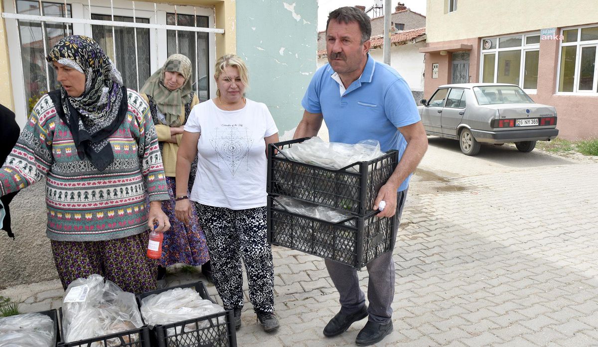 Tepebaşı Belediyesi\'nden Üreticiye 25 Bin Çilek Fidesi Desteği Daha