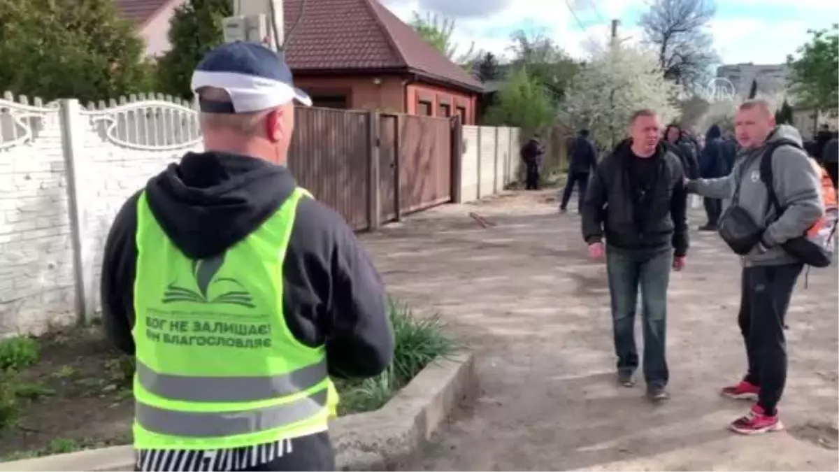 Ukraynalılara canlı müzik eşliğinde yiyecek yardımı