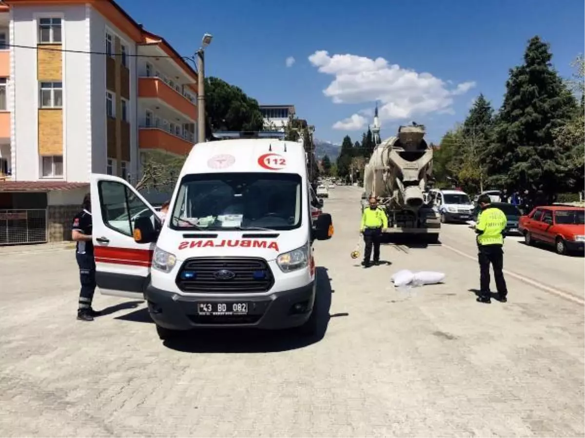 Beton mikserinin çarptığı kadın öldü