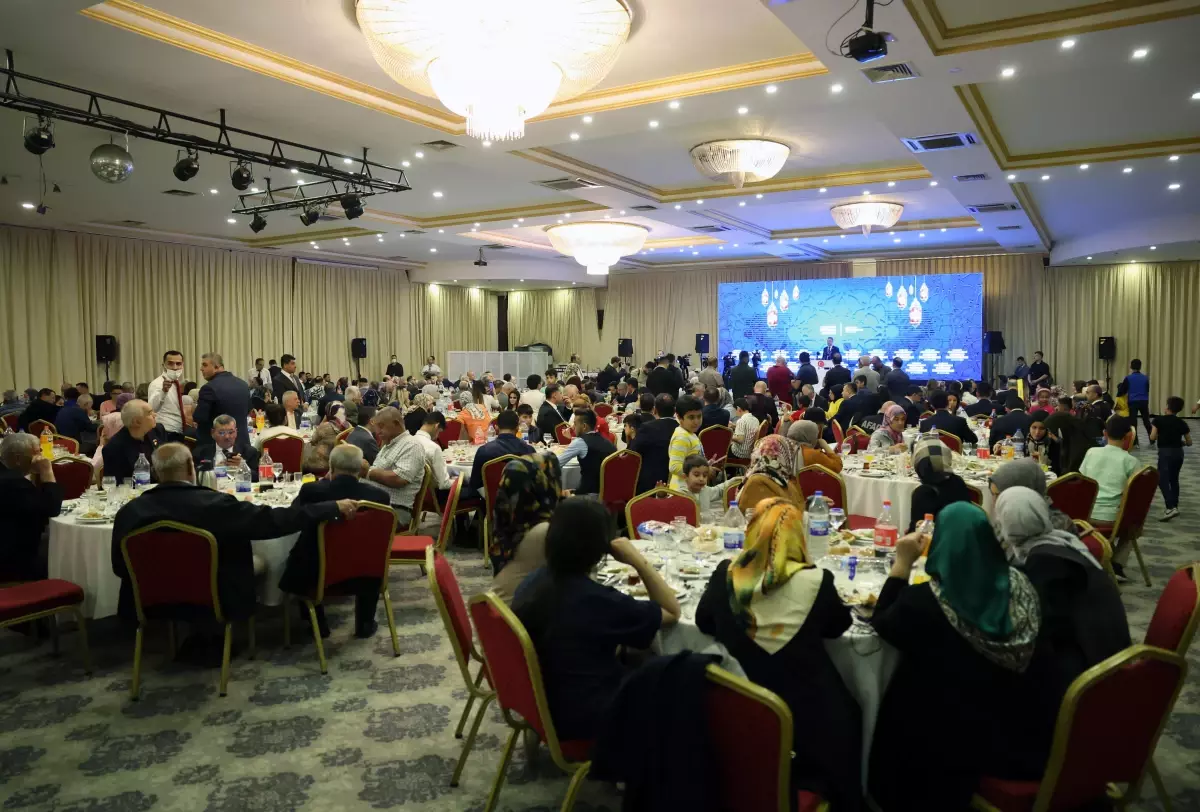 Son dakika: Cumhurbaşkanı Yardımcısı Oktay, Gaziantep'te şehit ve gazi yakınlarıyla buluştu