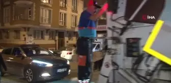 Esenyurt'taki fenomen belediye işçisine meşaleli karşılama